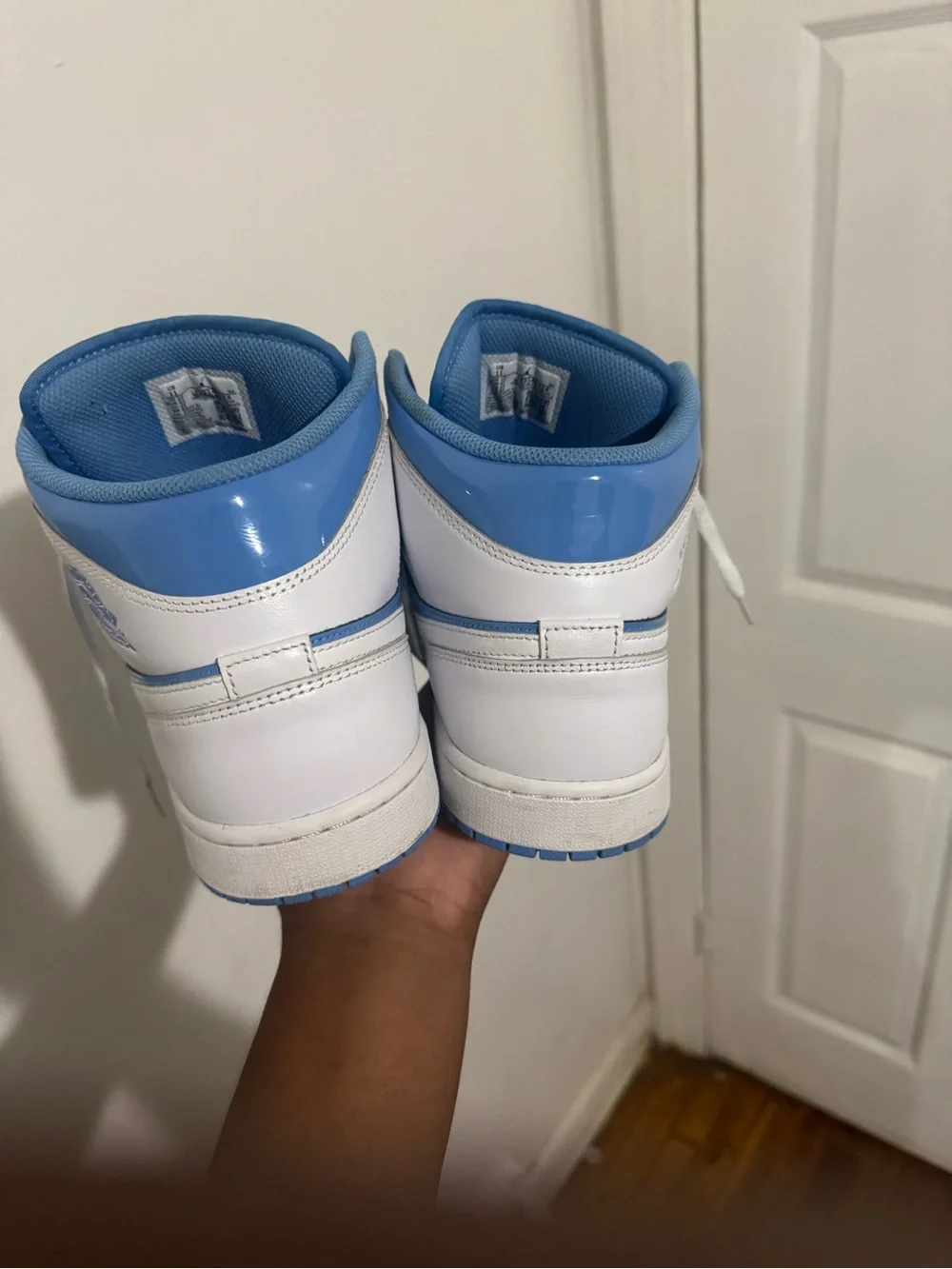 Men’s Nike Air Jordan 1 Mid UNC Sneakers
